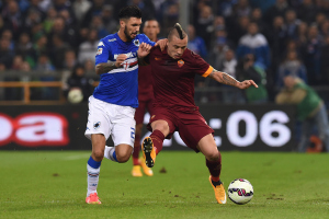 Un duello tra Soriano e Nainggolan nel match di andata tra Sampdoria e Roma