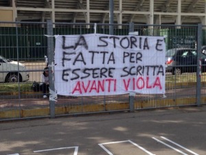 Striscione-Fiorentina-Siviglia-3