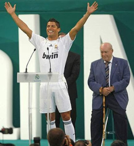 Con la maglia del Real Madrid il giocatore portoghese ha numeri record: 236 presenze e 260 goal
