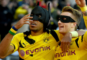 batman-robin-aubameyang-reus-borussia-dortmund-schalke-04_i0uakq9dvy0l12xts9duobgro