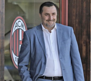 Il neo direttore sportivo Massimiliano Mirabelli è al lavoro per costruire un grande Milan.